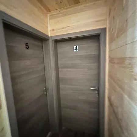 게스트하우스 House - 5 *