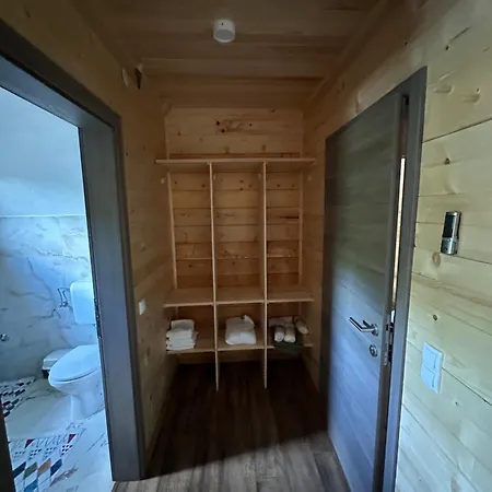House - 5 Zolaci